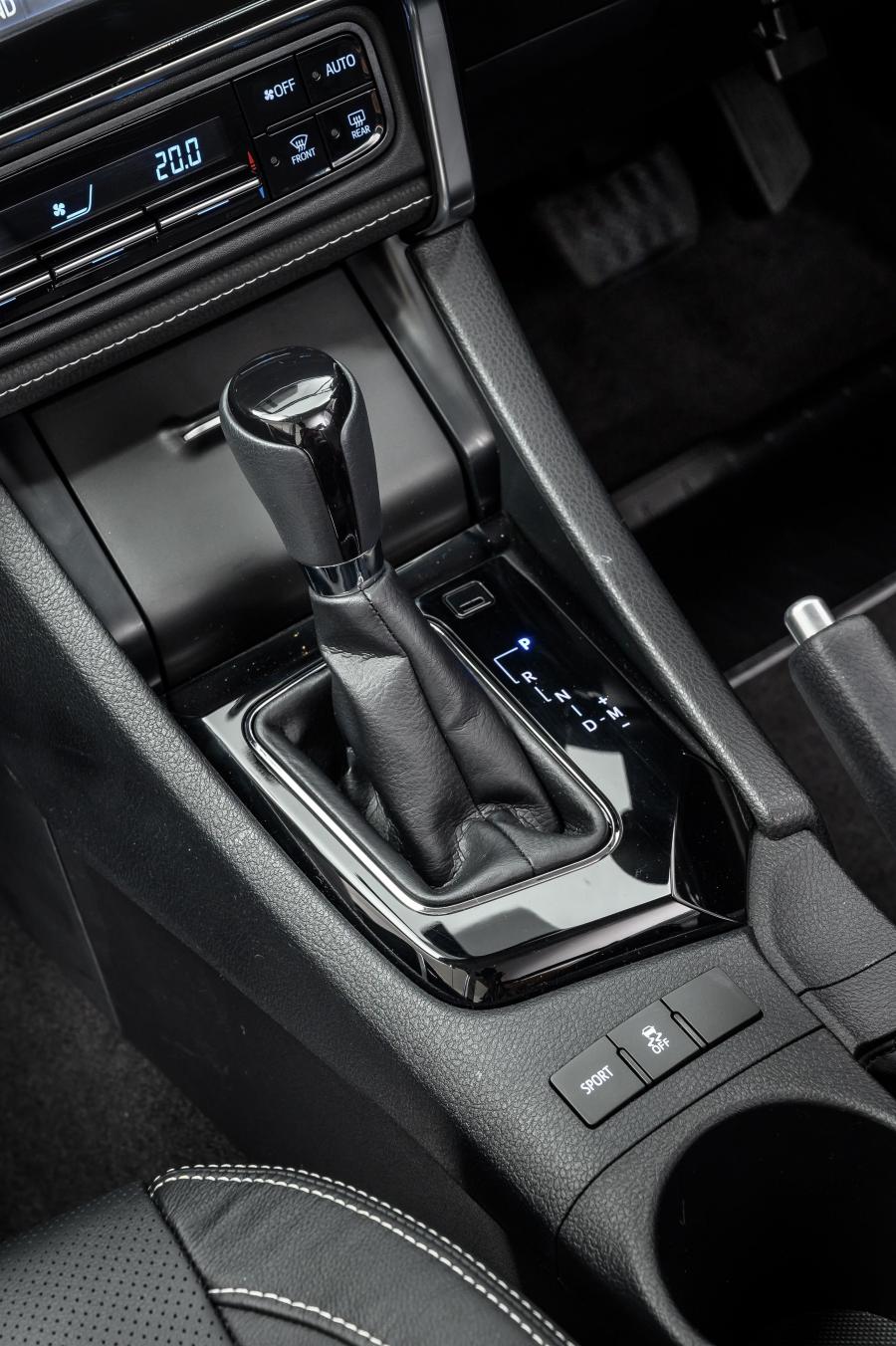 Детали интерьера Toyota Corolla Quest 2020 года  (ZA) (фото 2 из 40)